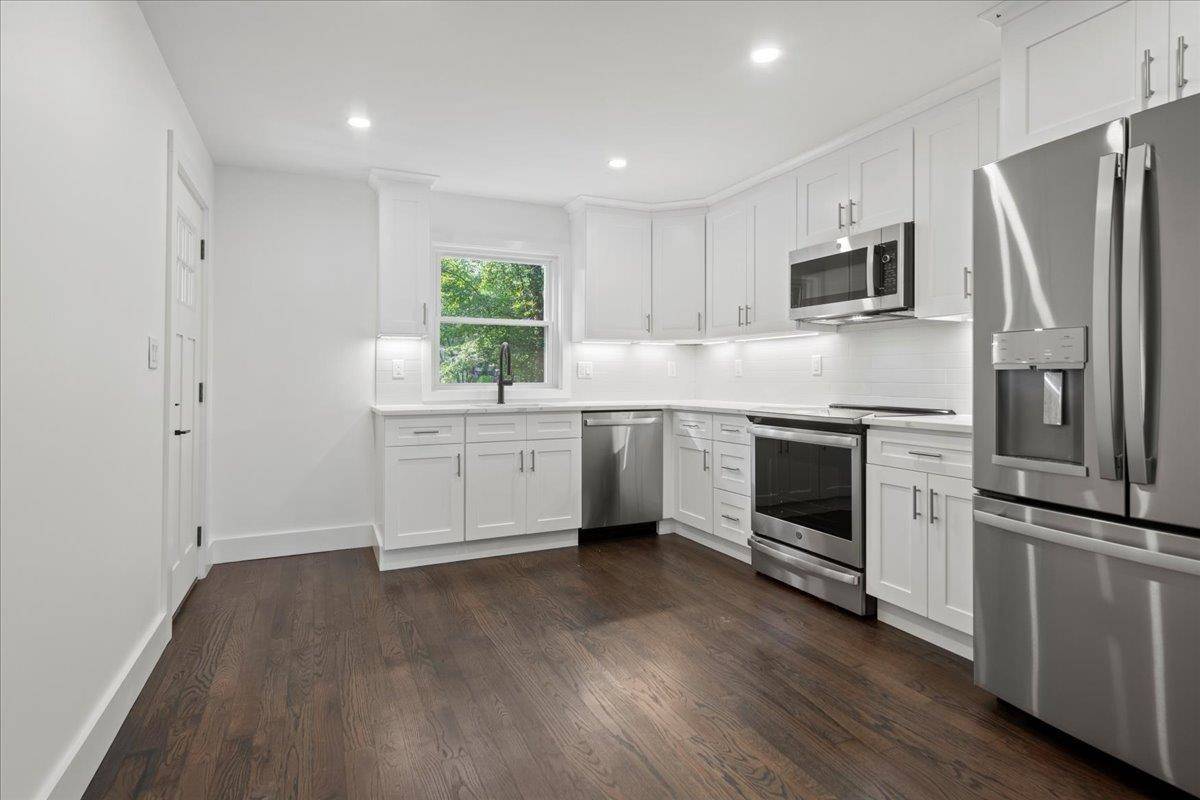 West Milford, NJ 07421,13 LANDING RD