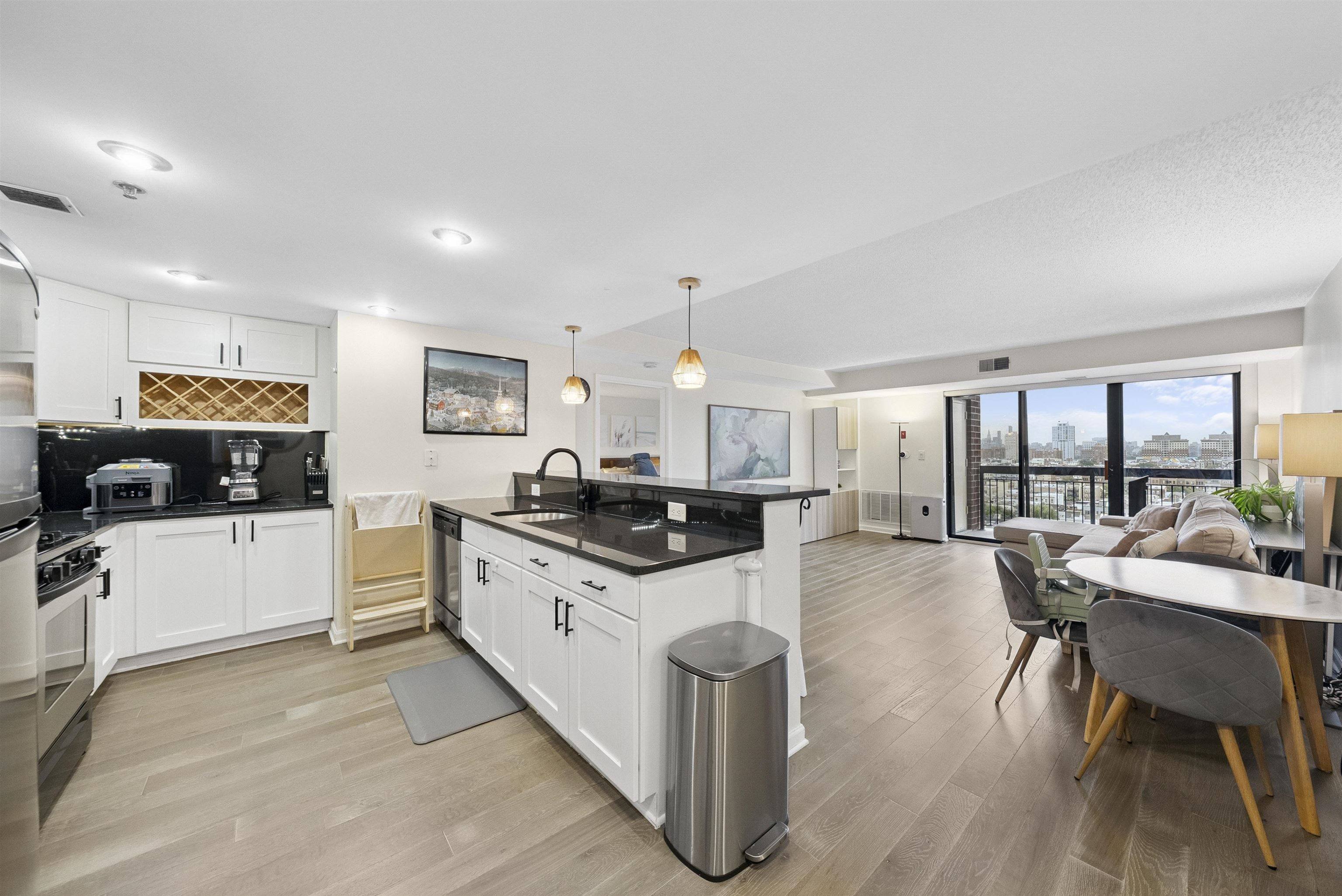 700 1ST ST #14 F, Hoboken, NJ 07030