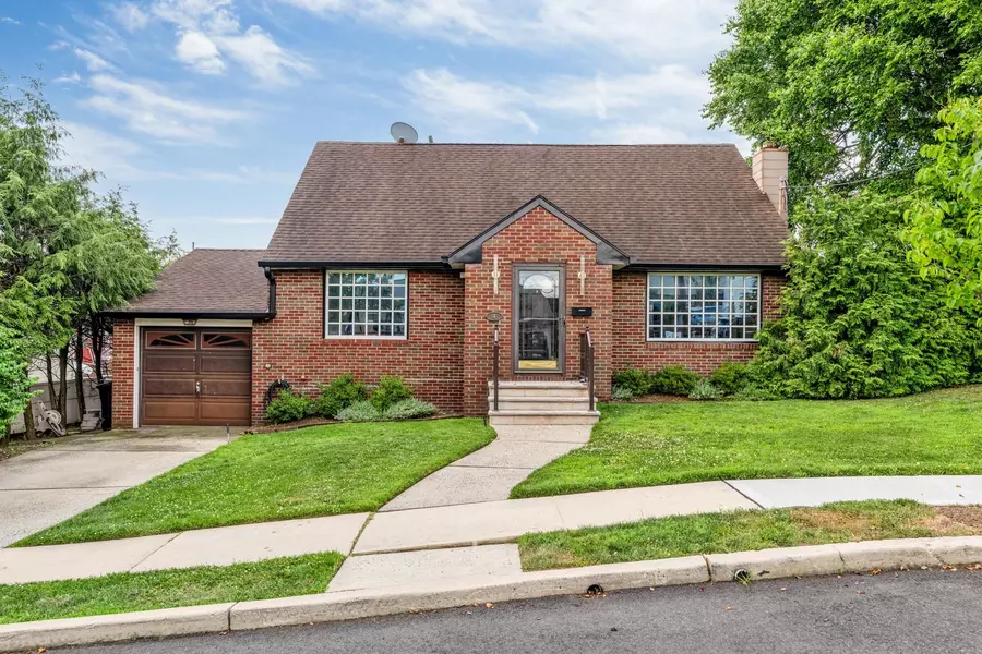 4 GAIL PL, Secaucus, NJ 07094