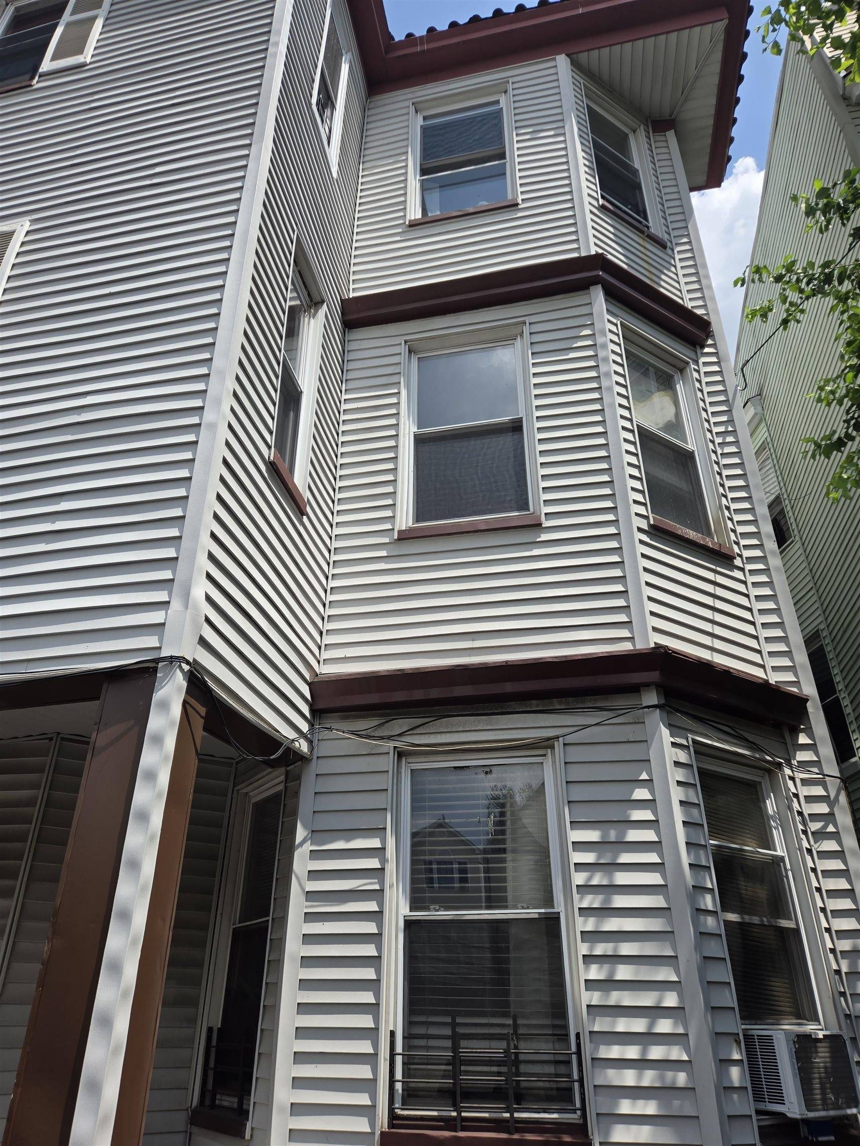 142 JOHNSON AVE  #3R, East Newark, NJ 07108