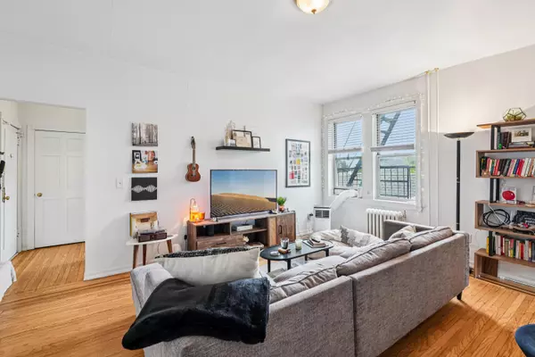 Weehawken, NJ 07086,851 BLVD EAST  #D2