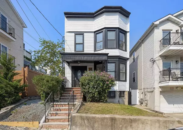 12 CLAREMONT AVE, Jc Bergen-lafayett, NJ 07305