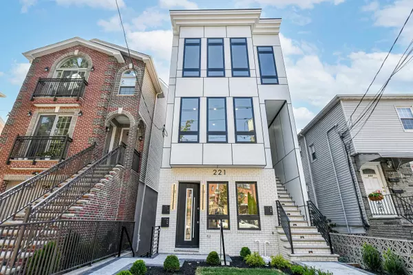 221 COLUMBIA AVE  #1, Jc Heights, NJ 07037