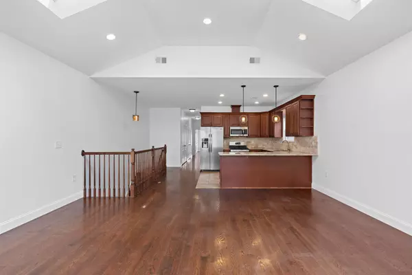 Jc Heights, NJ 07307,244 CAMBRIDGE AVE  #2