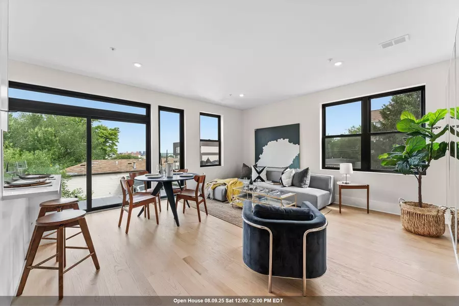 249 BERGEN AVE  #302, Jc Greenville, NJ 07305