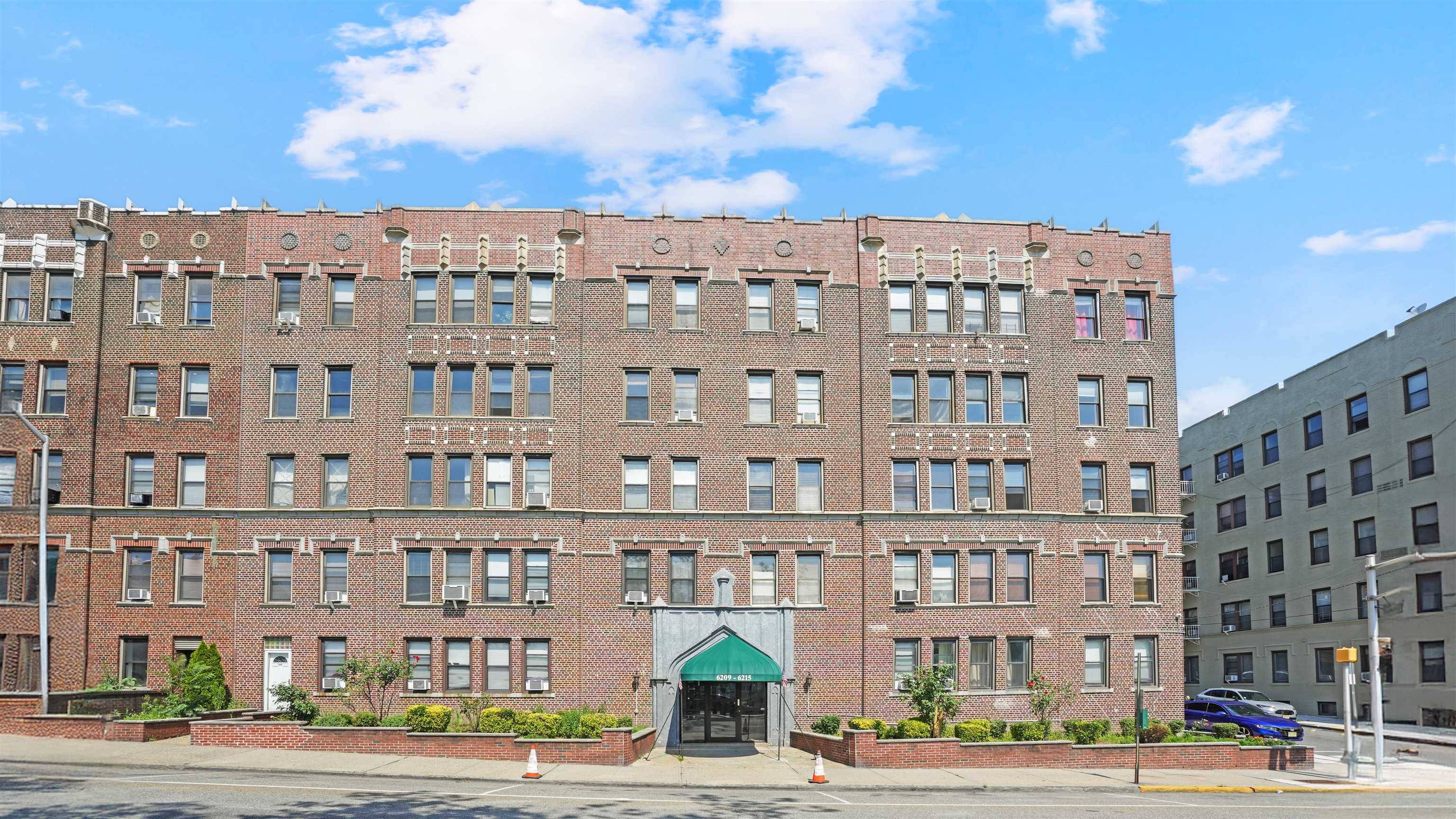 West New York, NJ 07093,6209-6215 BLVD EAST  #1AS