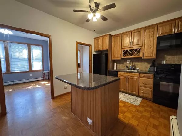 Bayonne, NJ 07002,452 AVENUE E