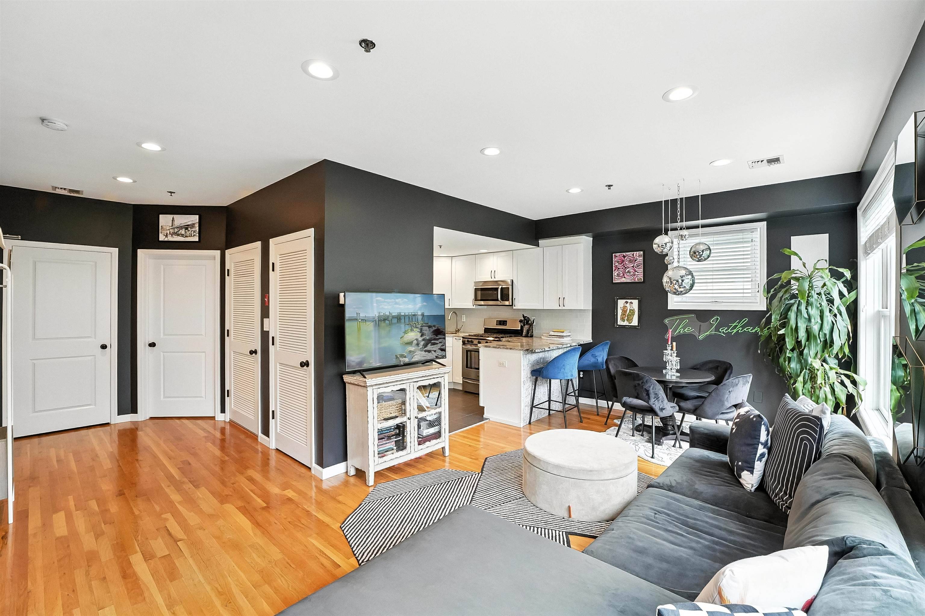 Hoboken, NJ 07030,323 JACKSON ST  #502