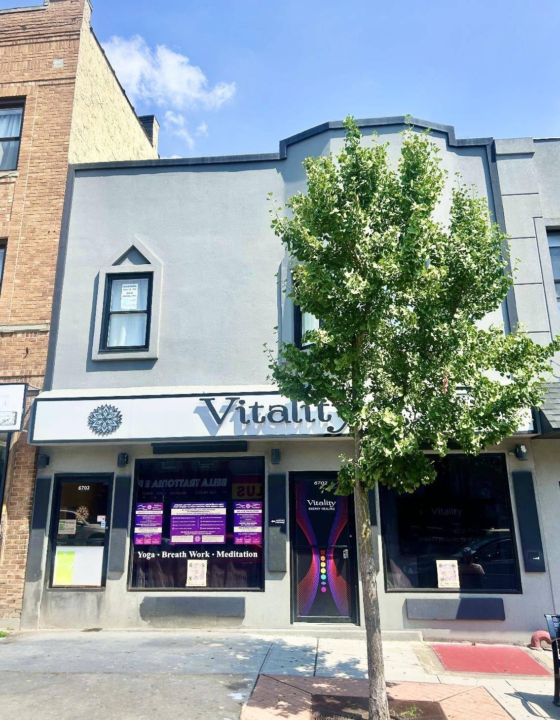 6702 BERGENLINE AVE, West New York, NJ 07093