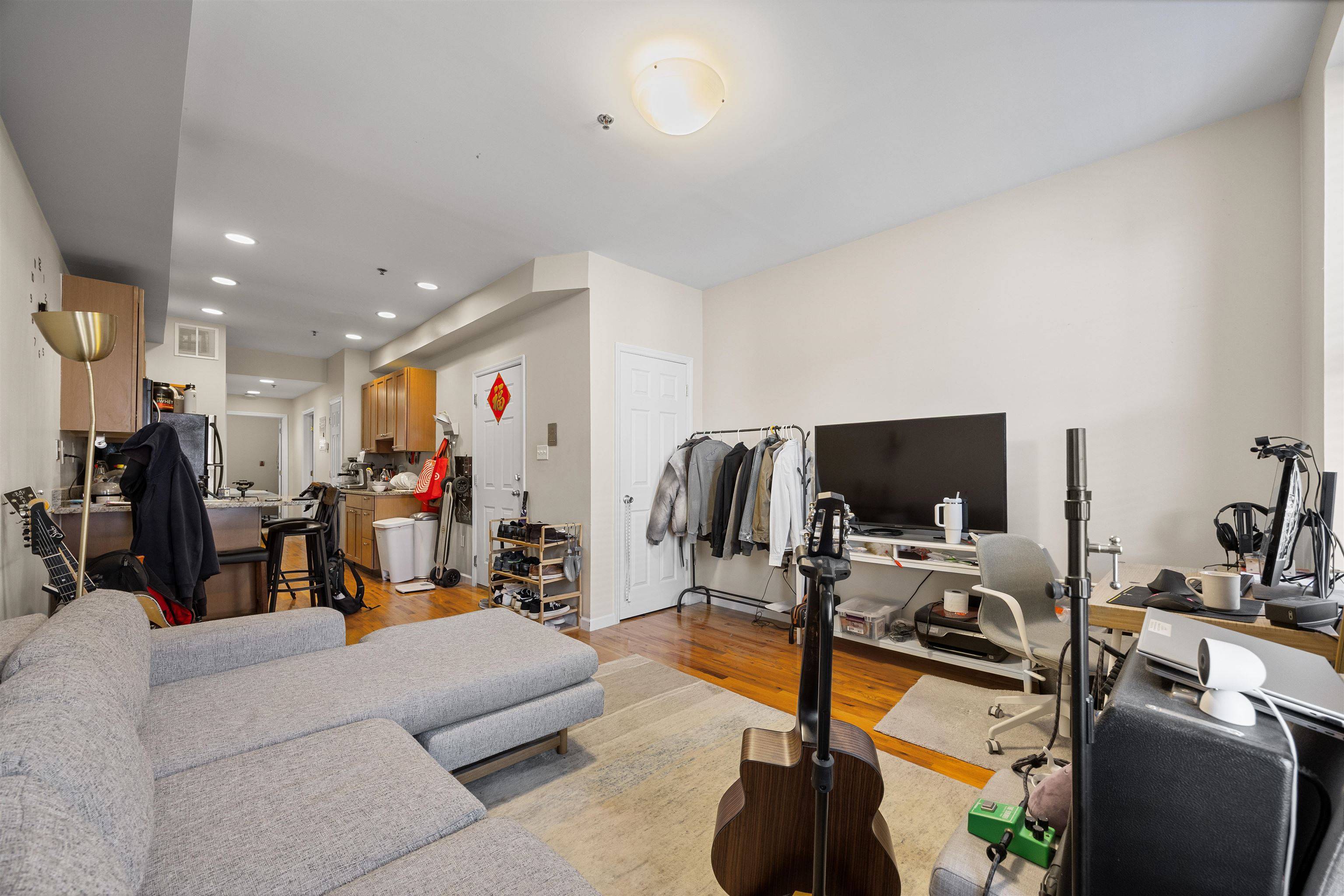 Hoboken, NJ 07030,129 WILLOW AVE  #3L