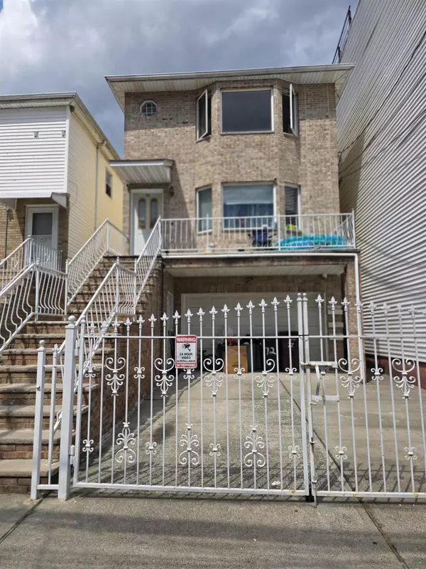 72 ZABRISKIE ST  #2, Jc Heights, NJ 07307