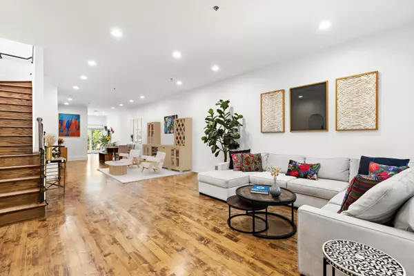 Jc Downtown, NJ 07302,297.5 MONTGOMERY ST  #2