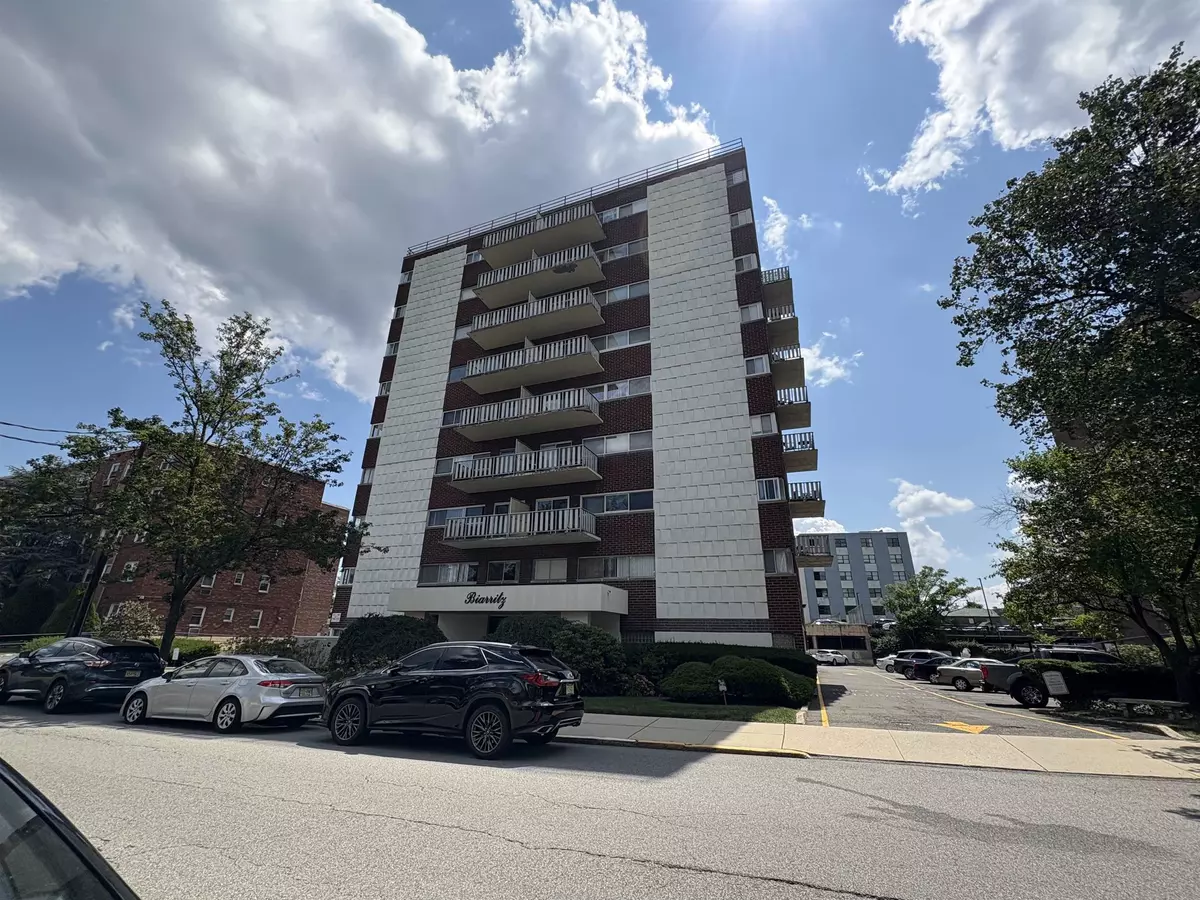Fort Lee, NJ 07024,2180 CENTER AVE