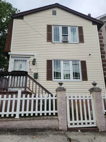 39 TERHUNE AVE, Jc West Bergen, NJ 07305