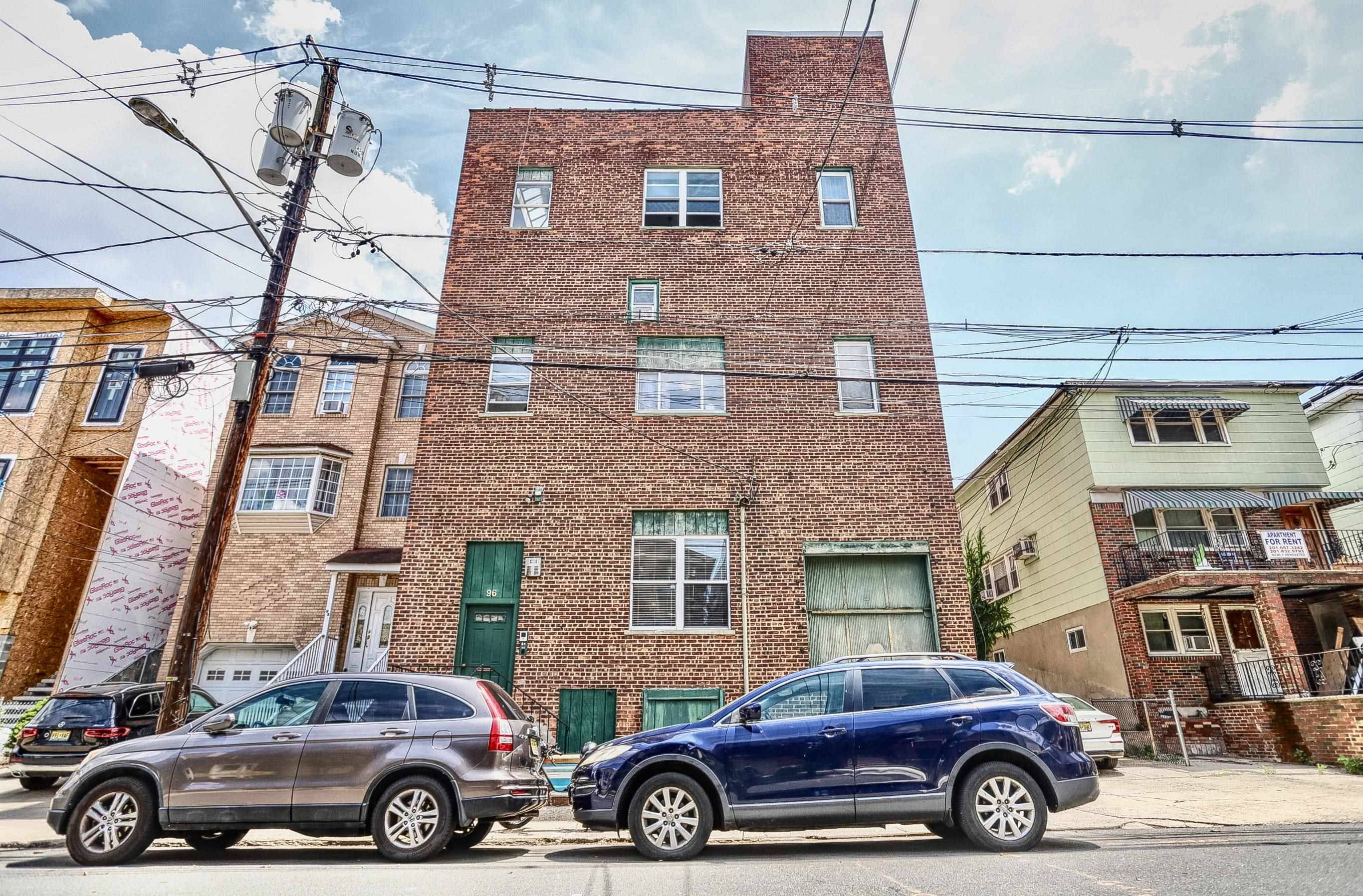 96 TERRACE AVE, Jc Heights, NJ 07307