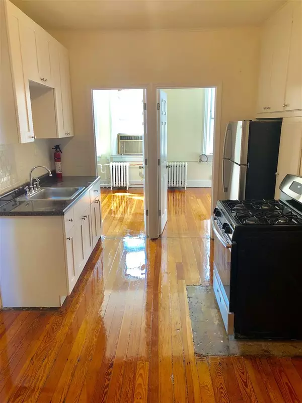 Hoboken, NJ 07030,617 MONROE ST  #2