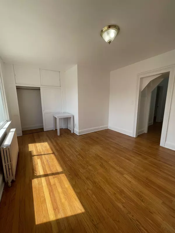 Bayonne, NJ 07002,31 EAST 32ND ST