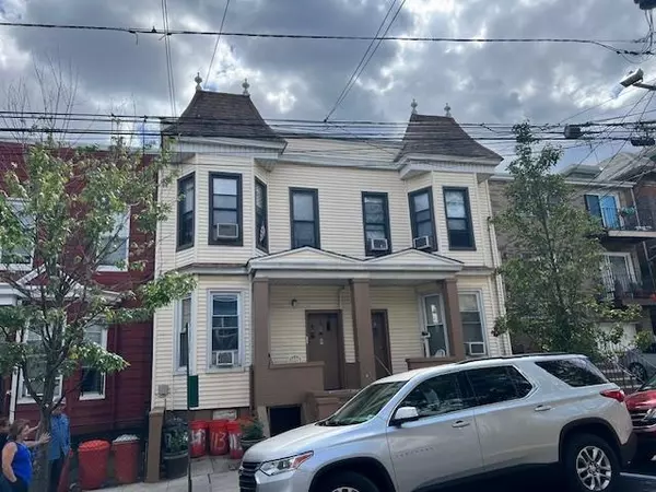 413-415 16TH ST, Union City, NJ 07087