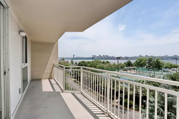 1055 RIVER RD  #506, Edgewater, NJ 07020