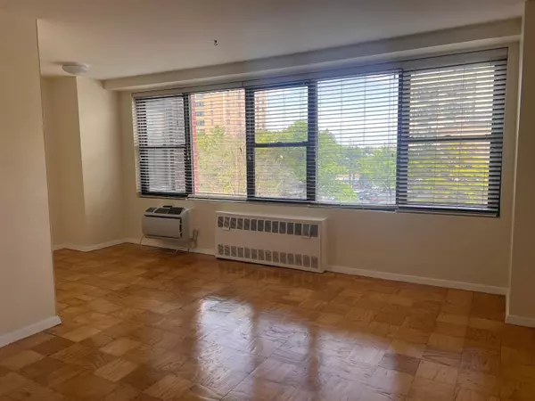 10 HURON AVE  #5A, Jc Journal Square, NJ 07306