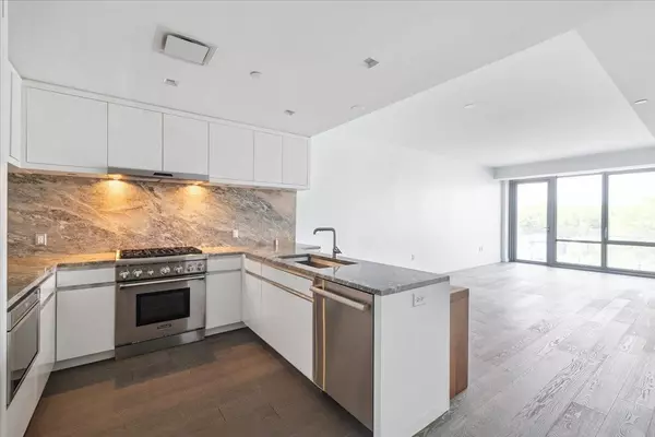 Cliffside Park, NJ 07010,320 ADOLPHUS AVE  #612