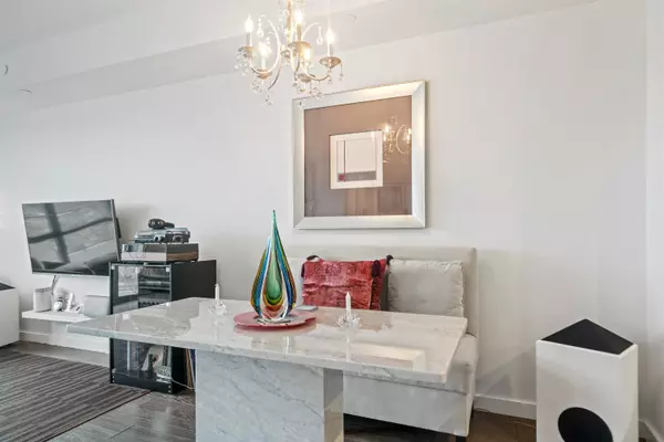 Cliffside Park, NJ 07010,320 ADOLPHUS AVE  #702