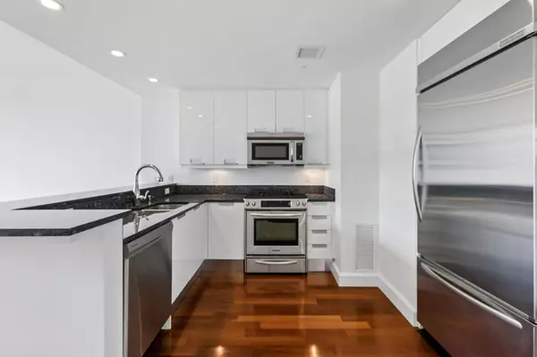 North Bergen, NJ 07047,8100 RIVER RD  #708