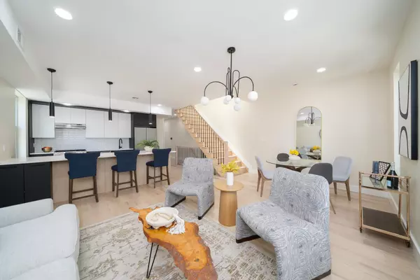 Jc Heights, NJ 07307,84 TERRACE AVE  #2