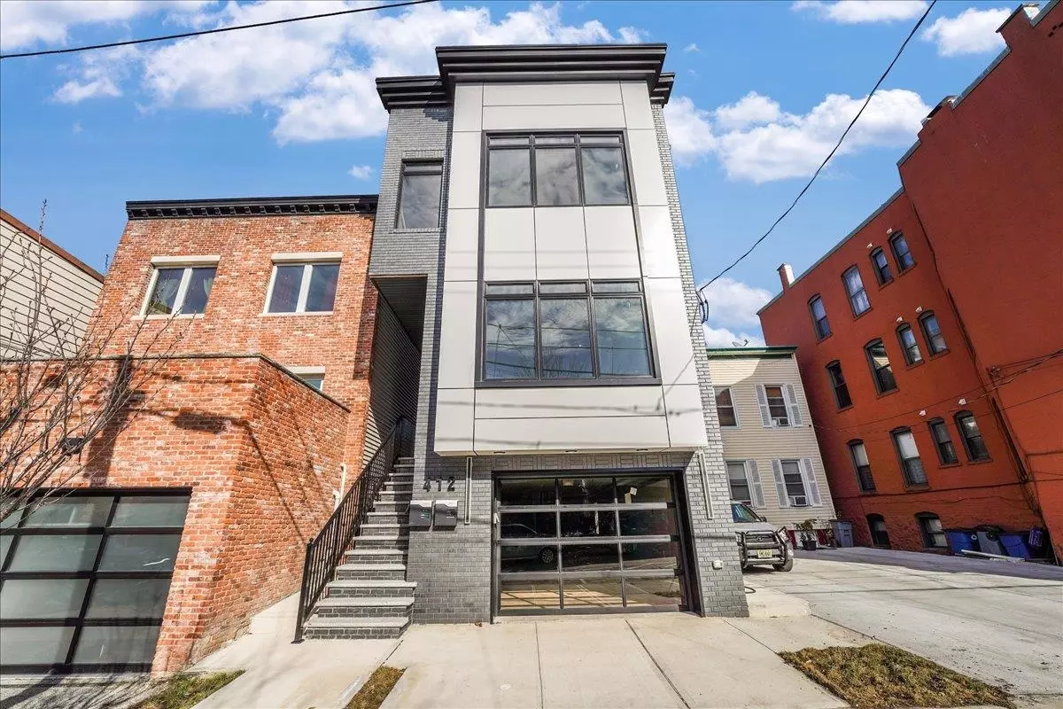 Union City, NJ 07087,412 10TH ST