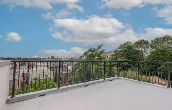 Cliffside Park, NJ 07010,238 JERSEY AVE