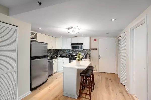 Hoboken, NJ 07030,700 1ST ST  #5V