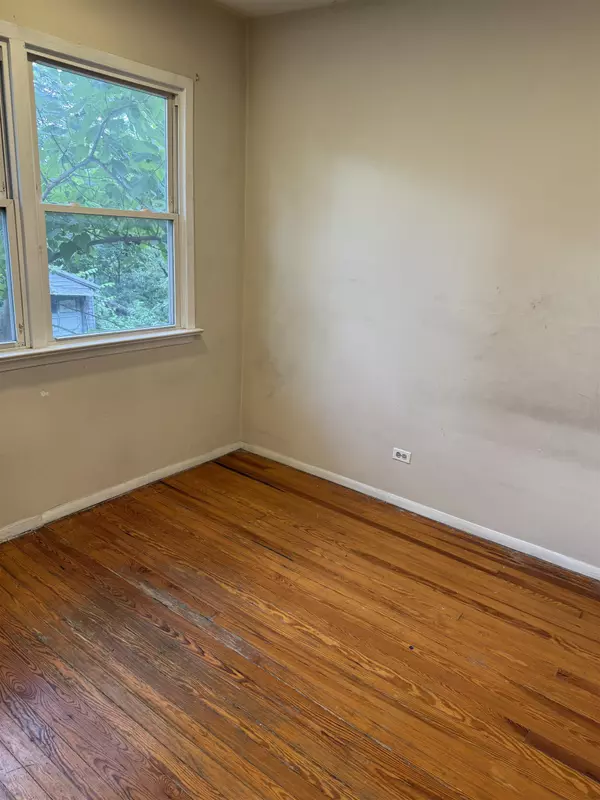 Jc Heights, NJ 07306,215 LIBERTY AVE  #2