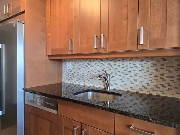 West New York, NJ 07093,6600 BLVD EAST  #16B