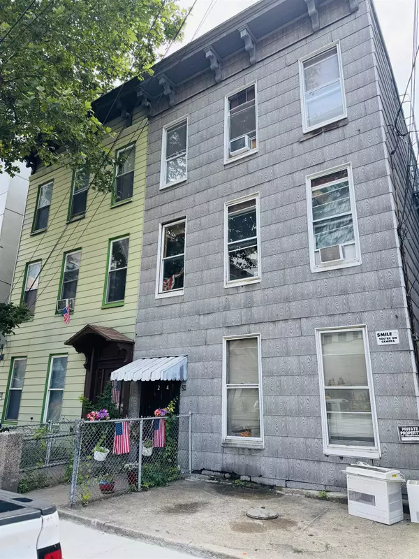 Jc Journal Square, NJ 07306,24 PERRINE AVE