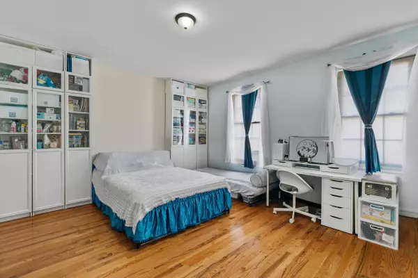 Bayonne, NJ 07002,39 WEST 20TH ST