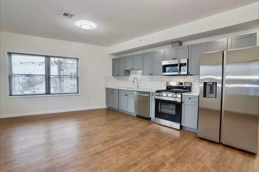 143 ZABRISKIE ST  #3E, Jc Heights, NJ 07307