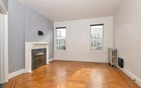 Jc Heights, NJ 07307,108 LINCOLN ST  #2