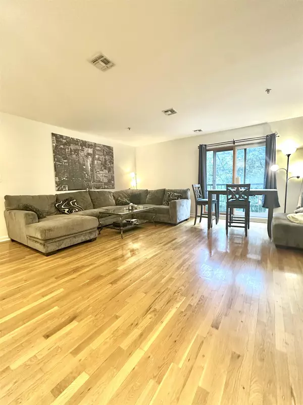 Hoboken, NJ 07030,536 GRAND ST  #201