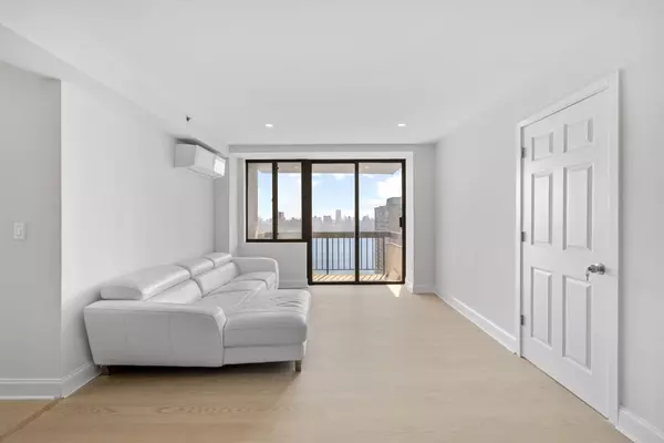 Jc Downtown, NJ 07310,45 RIVER DR SOUTH  #3114