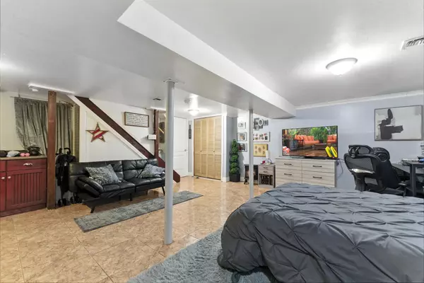 Kearny, NJ 07032,53 OAKWOOD AVE