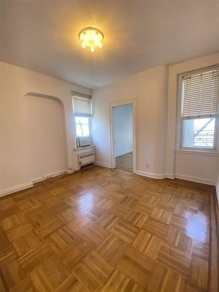 Hoboken, NJ 07030,410 WASHINGTON ST  #10