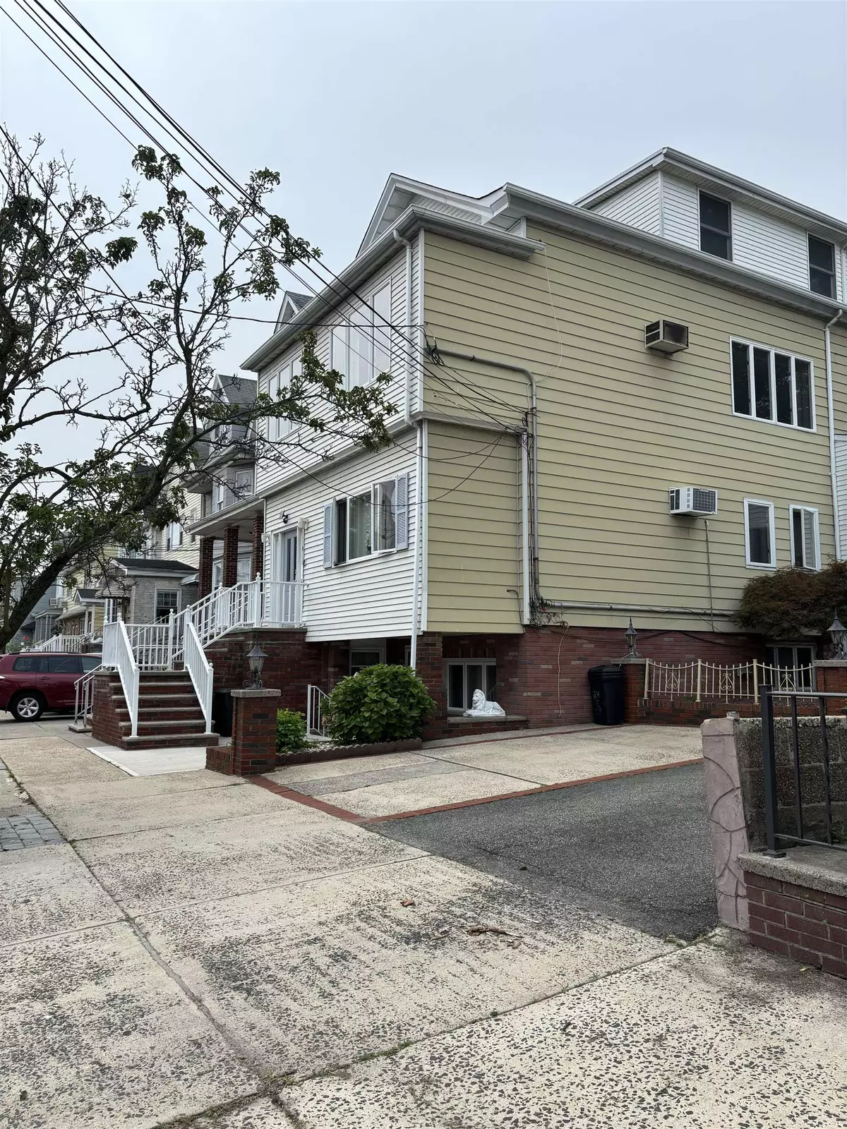 Bayonne, NJ 07002,24 EAST 31ST ST  #2