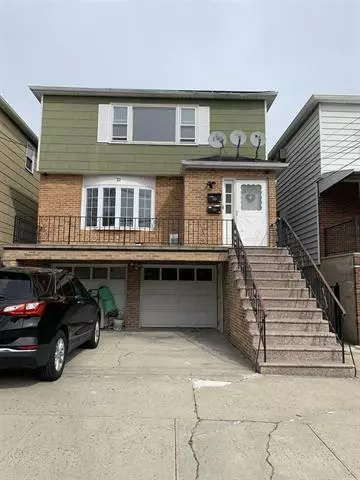 Bayonne, NJ 07002-0000,33 EAST 51ST ST  #2
