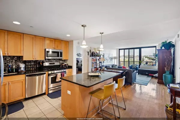 Jc Downtown, NJ 07310,700 GROVE ST  #8T