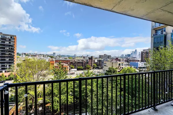 Jc Downtown, NJ 07310,700 GROVE ST  #8T
