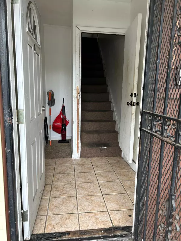 Newark, NJ 07103,352 BERGEN ST