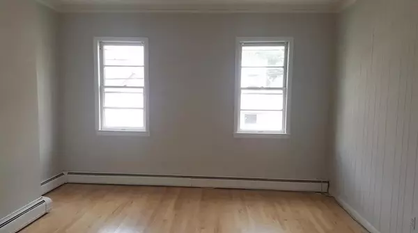 Jc Heights, NJ 07307,57 HUTTON AVE
