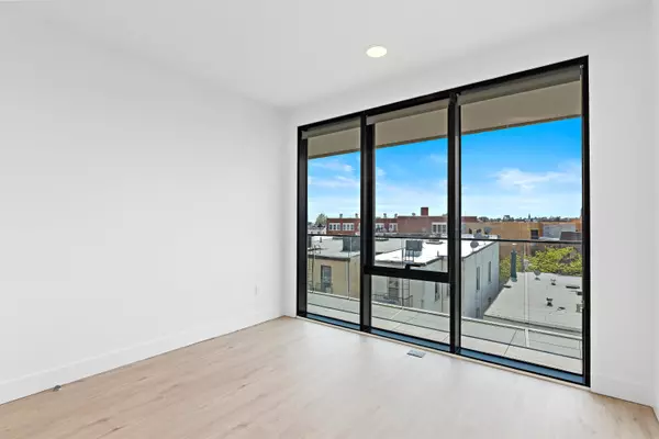 Weehawken, NJ 07086,231 HACKENSACK PLANK RD  #304