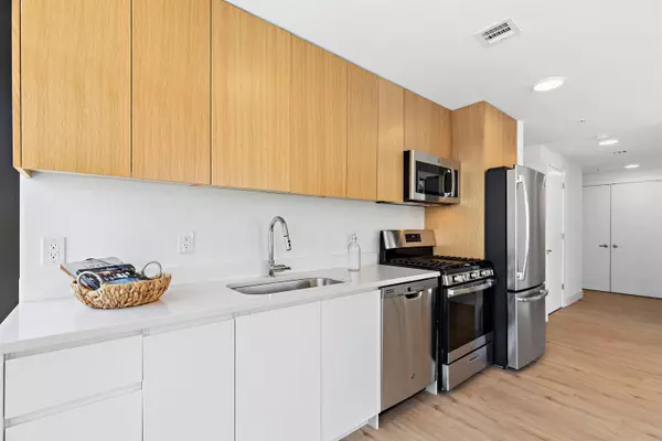 231 HACKENSACK PLANK RD  #304, Weehawken, NJ 07086