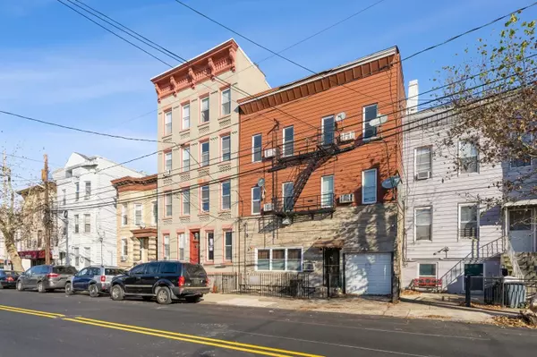 Jc Heights, NJ 07306,40 BEACON AVE